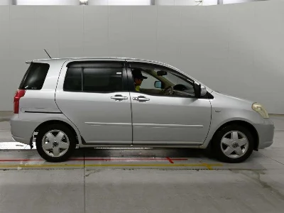 TOYOTA RAUM