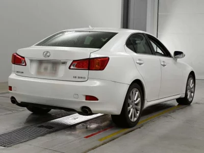LEXUS IS