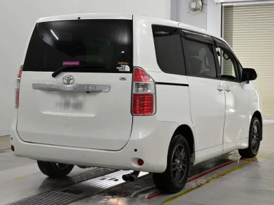 Статистика аукционов Toyota Noah