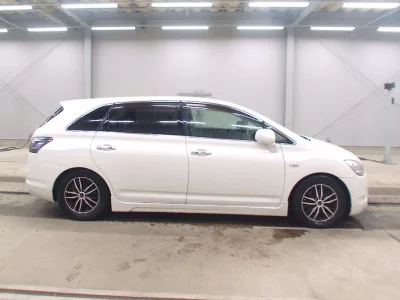 TOYOTA MARK X ZIO