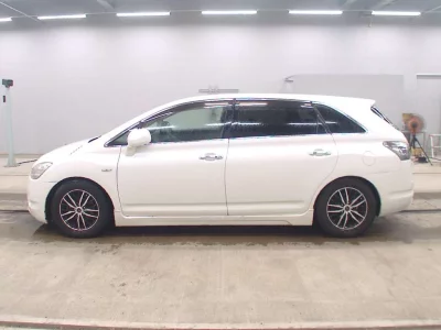 TOYOTA MARK X ZIO