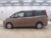 Цена авто Toyota Noah с аукционов Японии, номер кузова ZRR85G, пробег 164 000, оценка 2