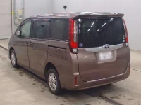 Цена авто Toyota Noah с аукционов Японии, номер кузова ZRR85G, пробег 164 000, оценка 2