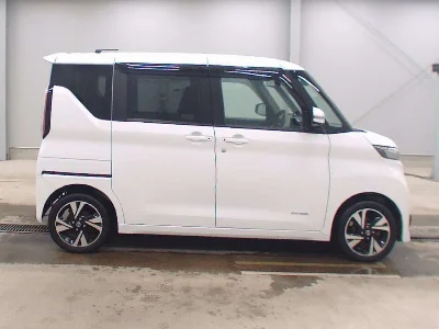 NISSAN ROOX