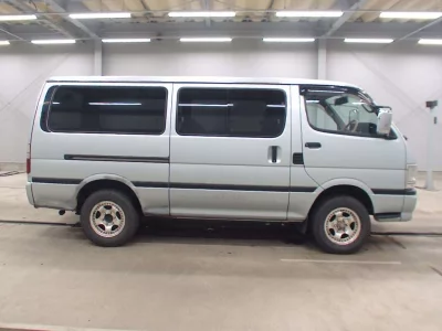 TOYOTA REGIUS VAN