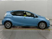 Цена авто Toyota Aqua с аукционов Японии, номер кузова NHP10, пробег 111 000, оценка 6