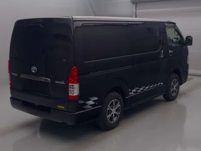 TOYOTA HIACE VAN