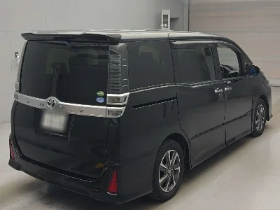 Статистика аукционов Toyota Voxy