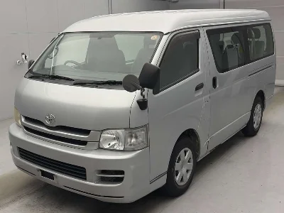 TOYOTA HIACE