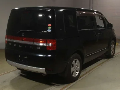 MITSUBISHI DELICA D5