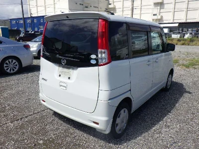 NISSAN ROOX