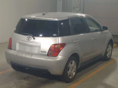 TOYOTA IST
