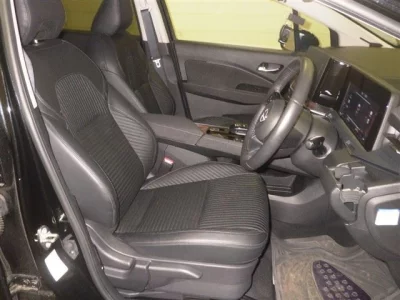 NISSAN AURA