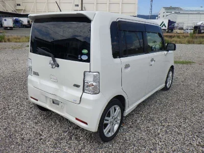 TOYOTA PIXIS SPACE