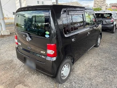 TOYOTA PIXIS SPACE