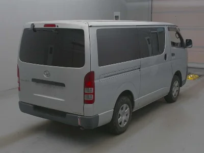 TOYOTA REGIUS VAN