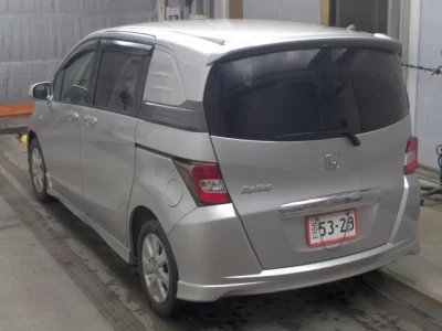 HONDA FREED SPIKE