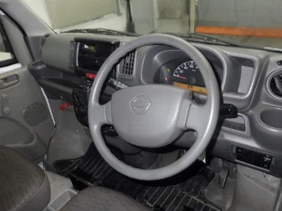 NISSAN CLIPPER VAN