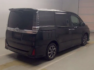 Статистика аукционов Toyota Voxy