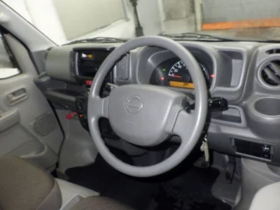 NISSAN CLIPPER VAN