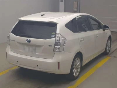 TOYOTA PRIUS ALPHA