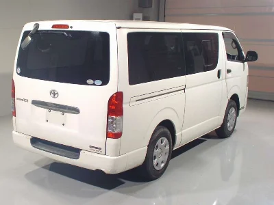 TOYOTA REGIUS VAN