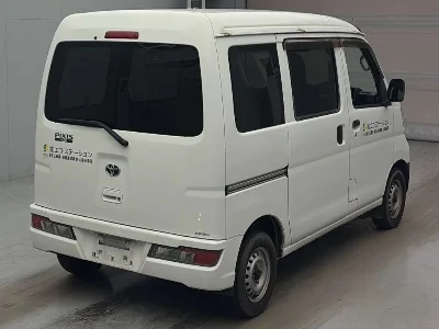 TOYOTA PIXIS VAN