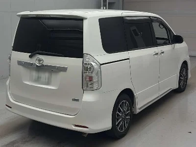 Статистика аукционов Toyota Voxy
