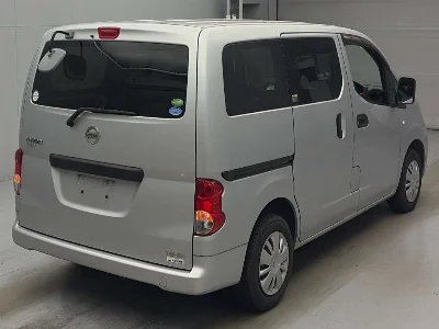 NISSAN NV200
