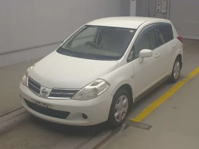 NISSAN TIIDA