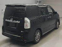 Цена авто Toyota Voxy с аукционов Японии, номер кузова ZRR70W, пробег 204 000, оценка 7