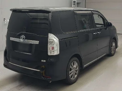 Статистика аукционов Toyota Voxy