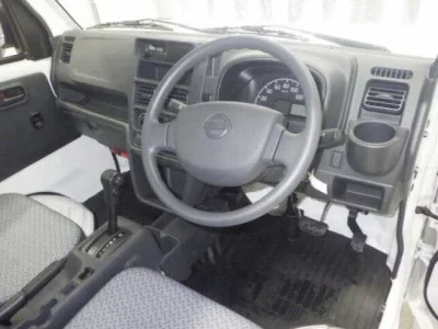 NISSAN CLIPPER TRUCK