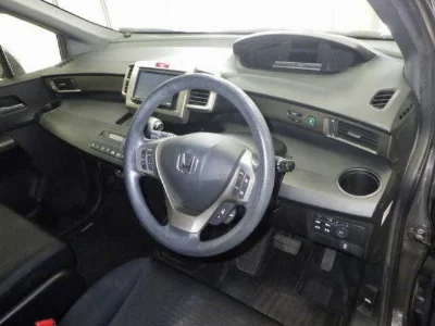 HONDA FREED SPIKE