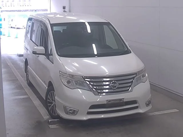 Nissan Serena 2015