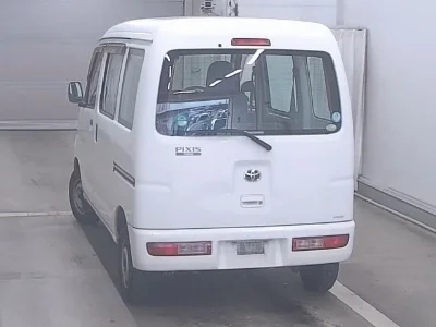 TOYOTA PIXIS VAN