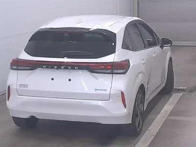 NISSAN AURA