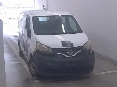 NISSAN NV200