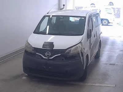 NISSAN NV200