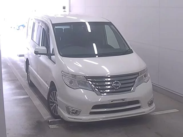 Nissan Serena 2015