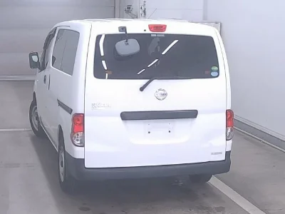 NISSAN NV200