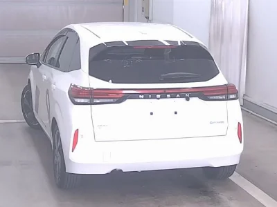 NISSAN AURA
