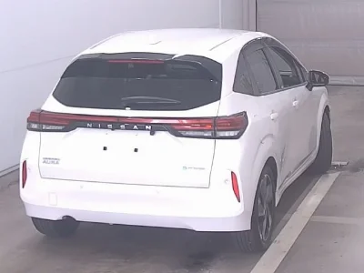 NISSAN AURA