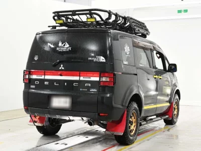 MITSUBISHI DELICA D5