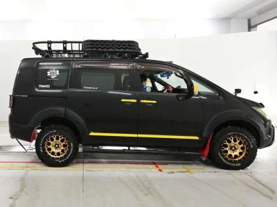 MITSUBISHI DELICA D5