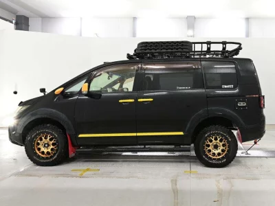 MITSUBISHI DELICA D5