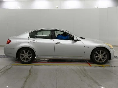 NISSAN SKYLINE
