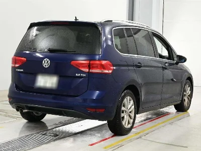 VOLKSWAGEN GOLF TOURAN