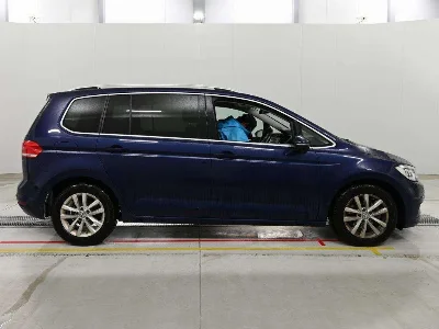 VOLKSWAGEN GOLF TOURAN