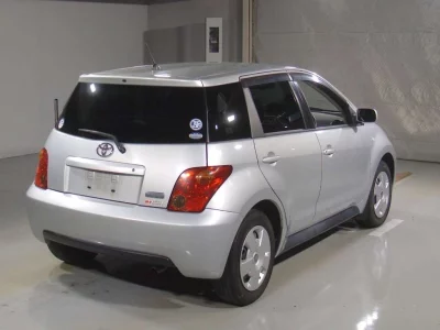 TOYOTA IST